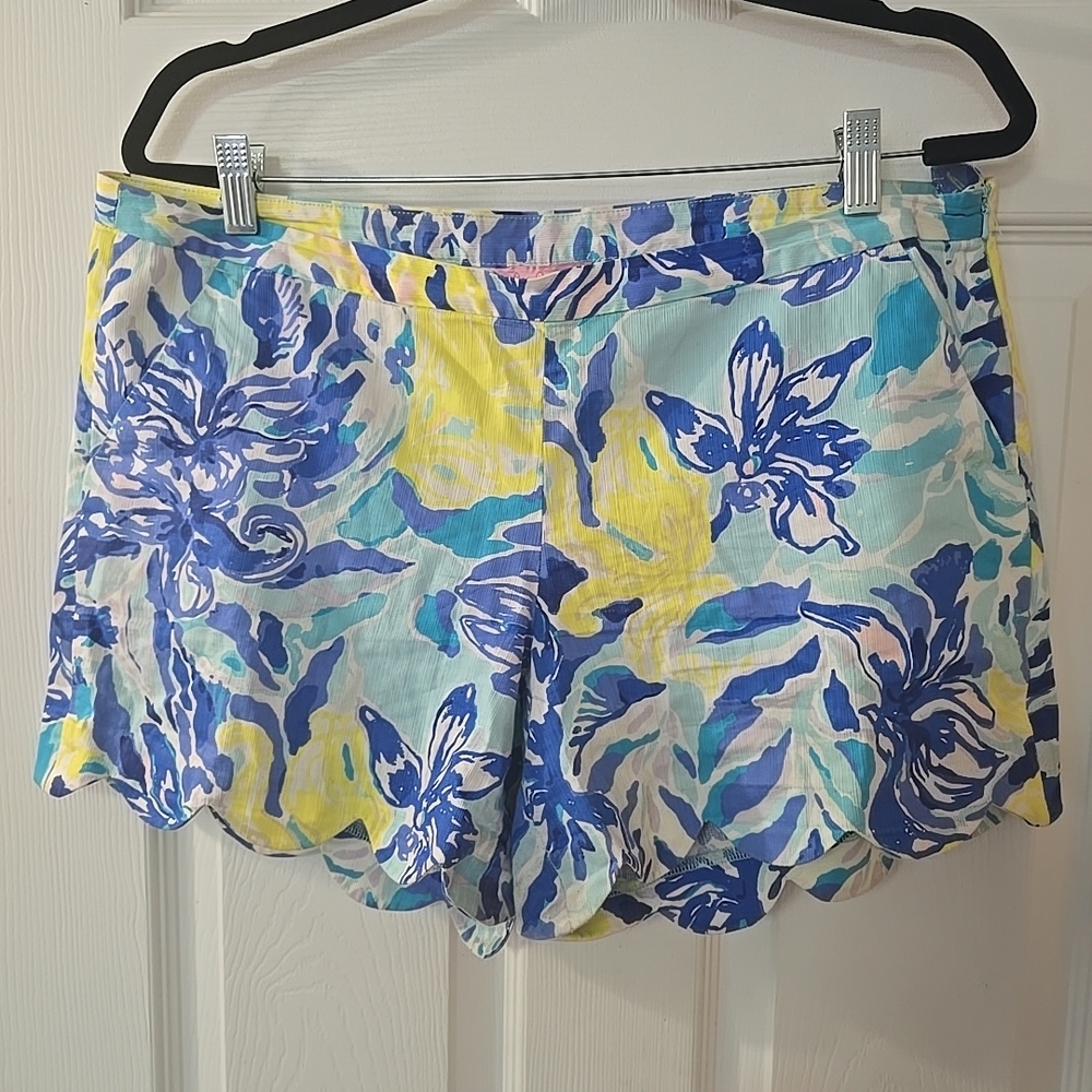 Lilly Pulitzer Ylang Ylang Love Scalloped Hem Side Zip Magnolia Shorts Size 12